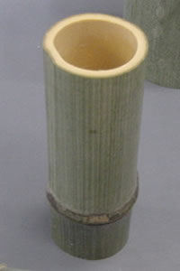 花瓶状の竹花器